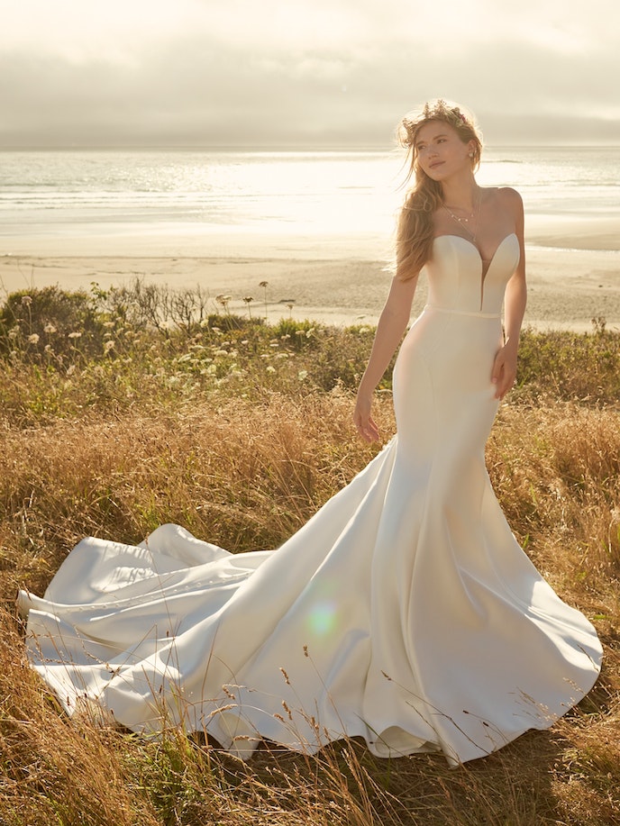 Rebecca-Ingram-Pippa-Fit-and-Flare-Wedding-Gown-22RC527A01-Alt4-IV
