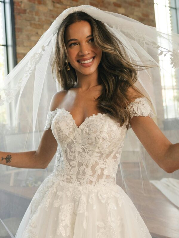 Maggie-Sottero-Verina-Ballgown-Wedding-Dress-26MK465A01-PROMO13-IV002